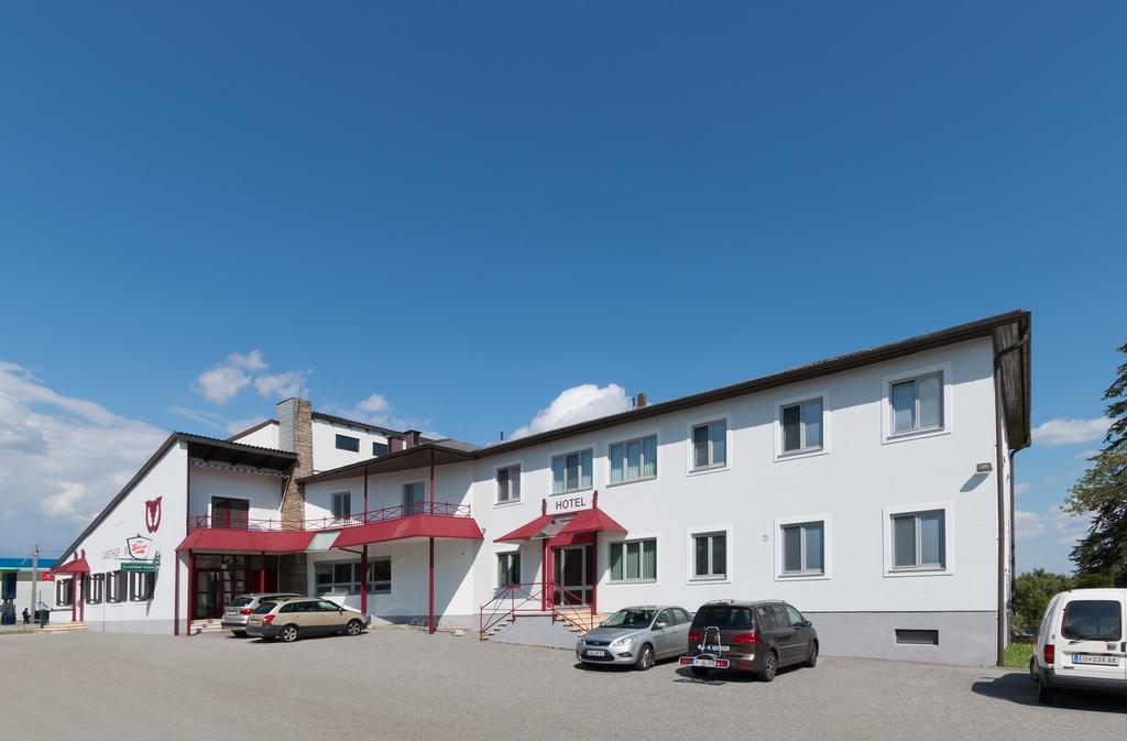 Gasthof-Pension Wein Breitenbrunn  Exteriér fotografie